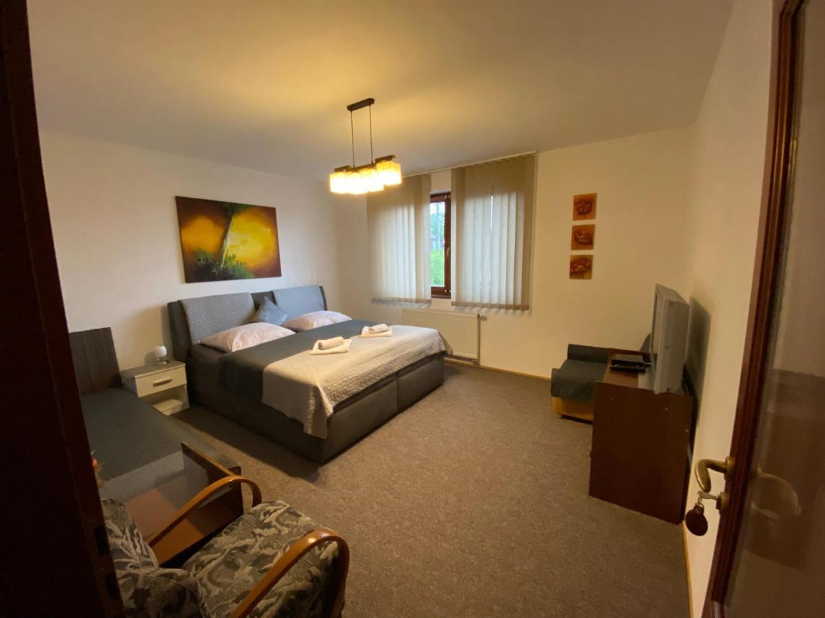 Brezno 2 Izbovy Apartman Sabi ภายนอก รูปภาพ